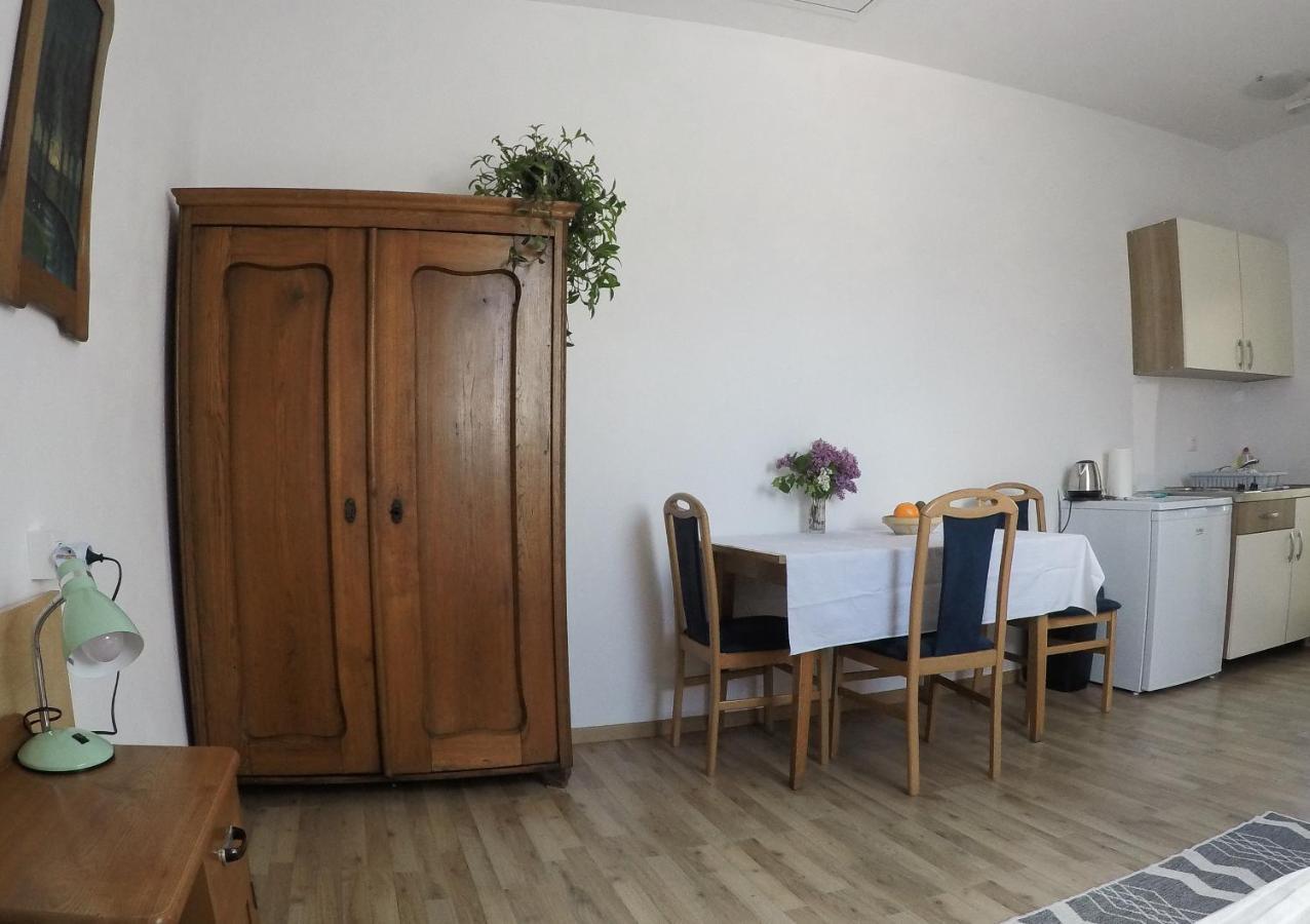 Beekeeping Kojek Apartment